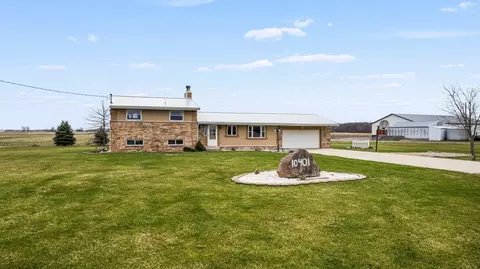 10401 Allison Rd, Maybee, MI 48159 photo 2