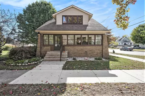 1158 Lake Michigan Dr NW, Grand Rapids, MI 49504