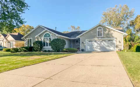 7123 Rolling Hills Dr, Hudsonville, MI 49426