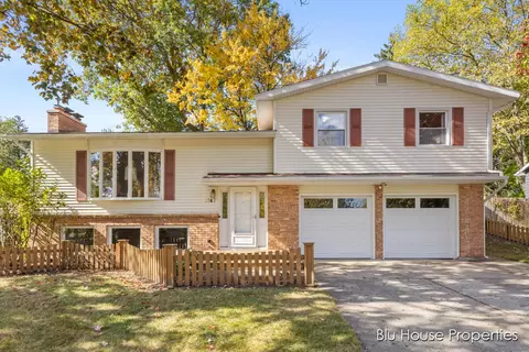 1747 Ridgewood Ave SE, Grand Rapids, MI 49506