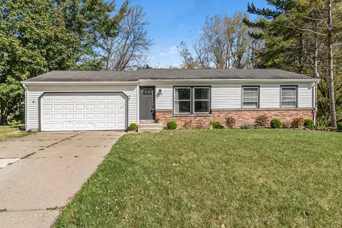 250 Creek Run Dr SE, Ada, MI 49301