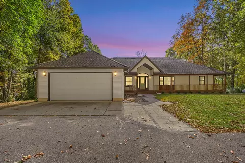 1073 Alden Nash Ave SE, Lowell, MI 49331