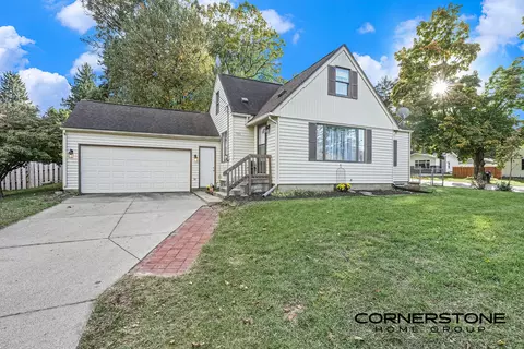 1422 Van Auken St SE, Grand Rapids, MI 49508