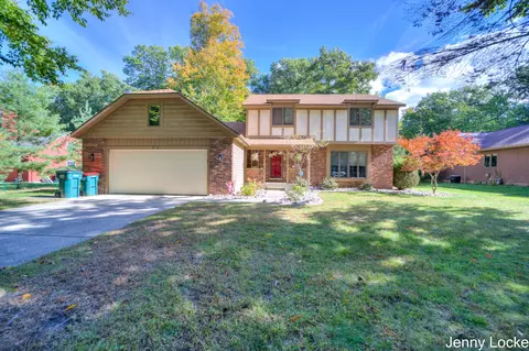 3930 Harbor Point Dr, Norton Shores, MI 49441