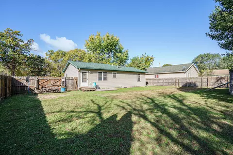 1514 Fourth St, Three Rivers, MI 49093 photo 3
