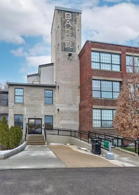 533 Columbia Ave #318, Holland, MI 49423