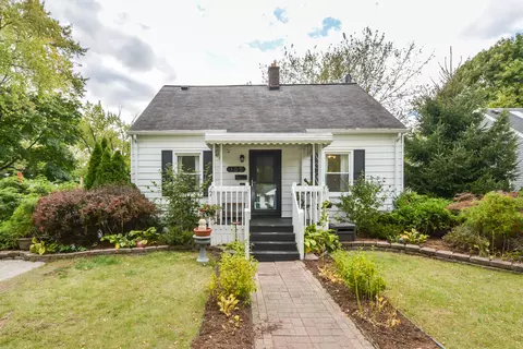 105 Valley Dr, Ypsilanti, MI 48197