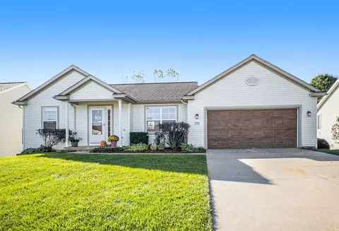 735 Green Meadows Dr, Middleville, MI 49333