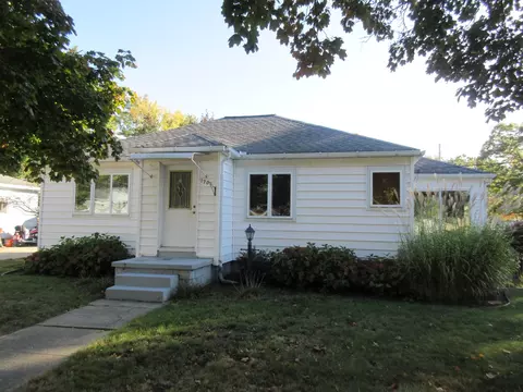 1702 Waverly Ave, Grand Haven, MI 49417