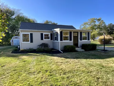 2376 S 58th St, Fennville, MI 49408