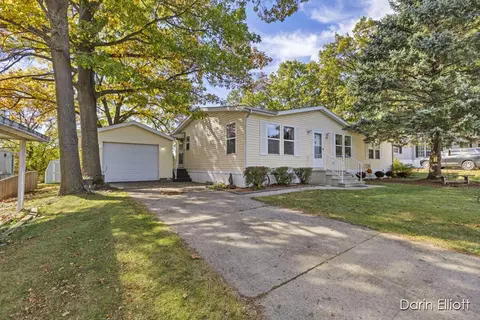 1133 Yeomans St #63, Ionia, MI 48846