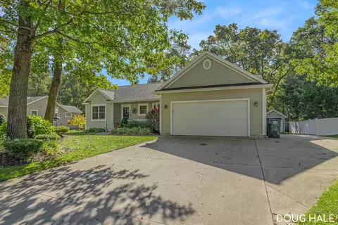 2561 Hiawatha Trl # 5, Muskegon, MI 49445