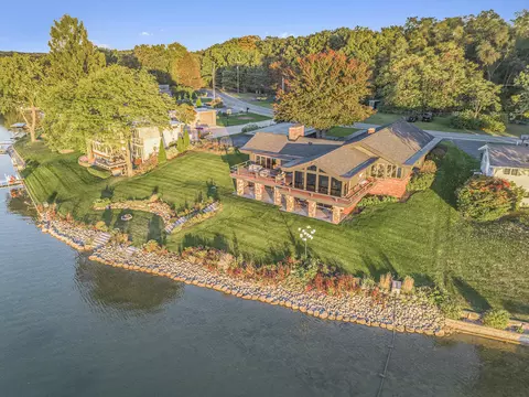 10696 Hewitt Rd, Brooklyn, MI 49230