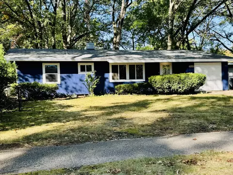 3157 Woodcliffe Dr, Muskegon, MI 49444