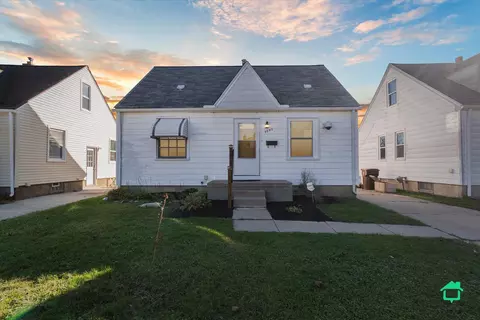 5049 Winifred St, Wayne, MI 48184