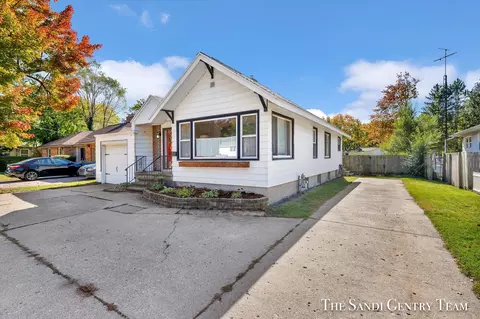 518 E Savidge St, Spring Lake, MI 49456 photo 44