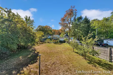 518 E Savidge St, Spring Lake, MI 49456 photo 40