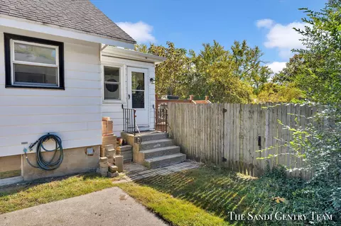 518 E Savidge St, Spring Lake, MI 49456 photo 42