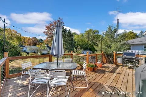 518 E Savidge St, Spring Lake, MI 49456 photo 23