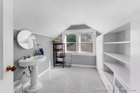 518 E Savidge St, Spring Lake, MI 49456 photo 33