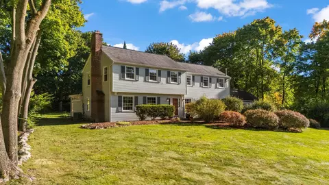 2640 Overridge Dr, Ann Arbor, MI 48104