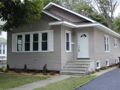 1612 Clinton Ave, Kalamazoo, MI 49001