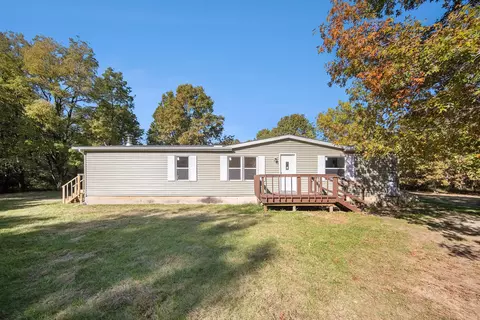 6270 Moreland Rd, Jonesville, MI 49250