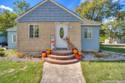 1101 Gordon St, Muskegon, MI 49442