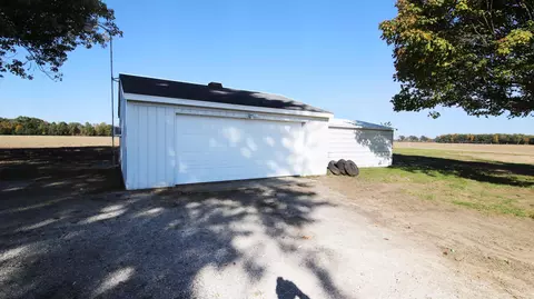 17224 Featherstone Rd, Constantine, MI 49042 photo 2