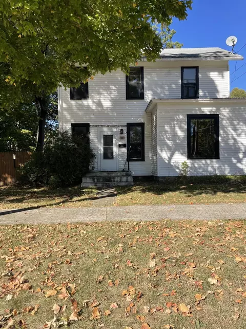 111 W Armitage St, Three Rivers, MI 49093