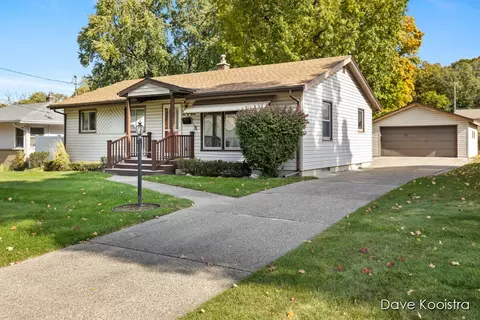 2442 Michael Ave SW, Wyoming, MI 49509