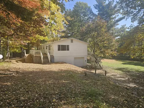 5921 Anglers Rd, Ortonville, MI 48462