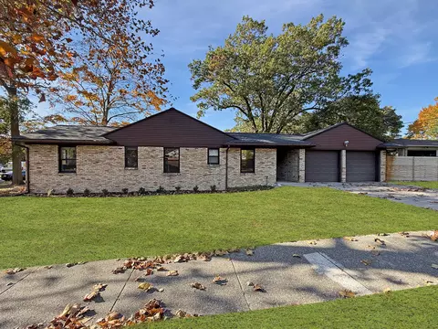 2115 Anderson Dr SE, East Grand Rapids, MI 49506