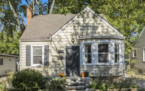 329 E Jarvis Ave, Hazel Park, MI 48030