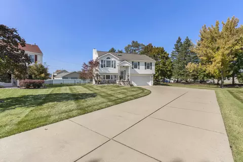 1830 Dunn Ct, Westland, MI 48186