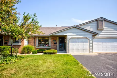 795 Harvest Dr, Holland, MI 49423