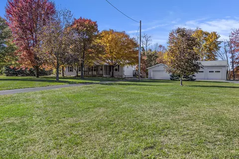 3069 Lincoln Lake Ave NE, Lowell, MI 49331