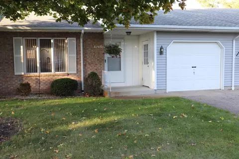6745 Leisure Creek Dr SE, Caledonia, MI 49316