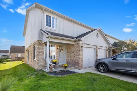 23339 Bunte Ct, Trenton, MI 48183