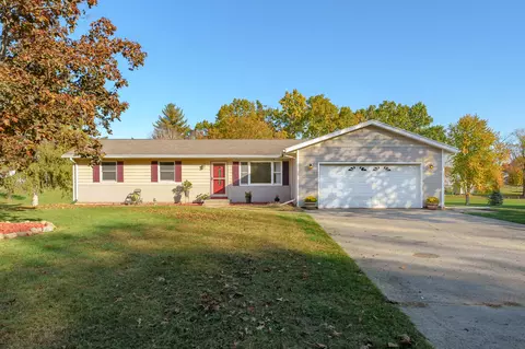 421 Abbott St, Colon, MI 49040 photo 2