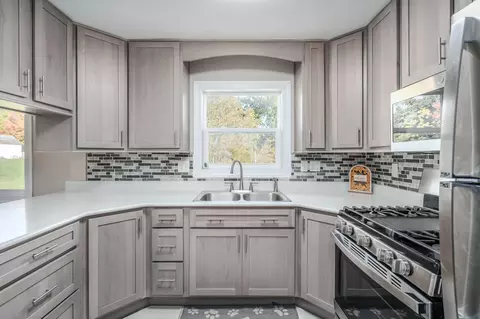 421 Abbott St, Colon, MI 49040 photo 11