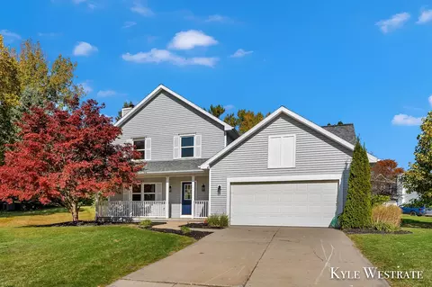 6525 Gran Via Dr NE, Rockford, MI 49341