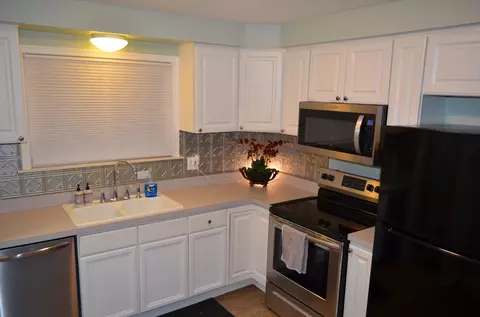 3920 Hayes St, Wayne, MI 48184 photo 4