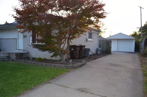 3920 Hayes St, Wayne, MI 48184 photo 2