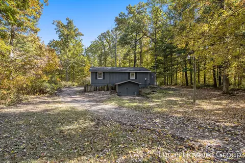 529 50th St, Grand Junction, MI 49056