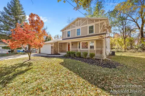 1718 Weymouth Dr SE, Grand Rapids, MI 49508