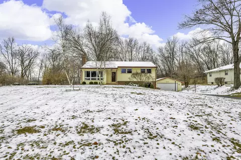 3037 Fawn Ln, Jackson, MI 49201