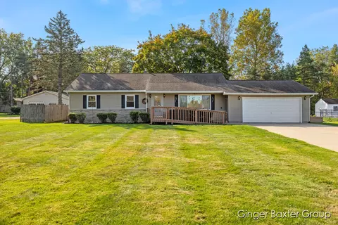338 Cleveland St W, Coopersville, MI 49404