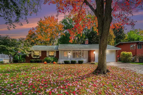 659 Brookside Ave, Holland, MI 49423