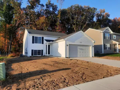 823 Hollyhock Dr, Greenville, MI 48838